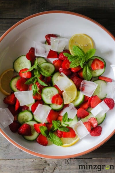 Erdbeer-Gurken-Minzwasser