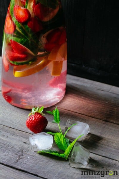 Erdbeer-Gurken-Minzwasser