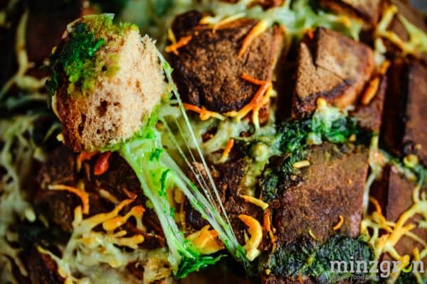 Bärlauch-Käse-Grillbrot