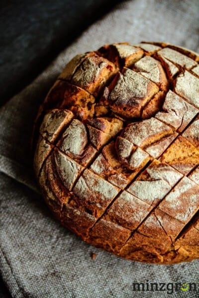 Bärlauch-Käse-Grillbrot