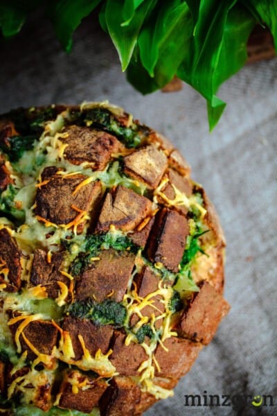 Bärlauch-Käse-Grillbrot