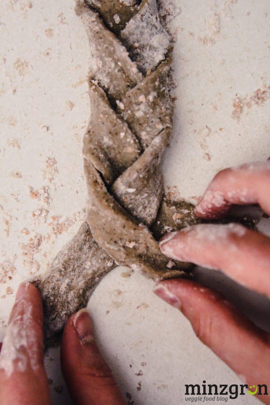 Buchweizen-Apfelkuchen mit Vanillepuddingfüllung