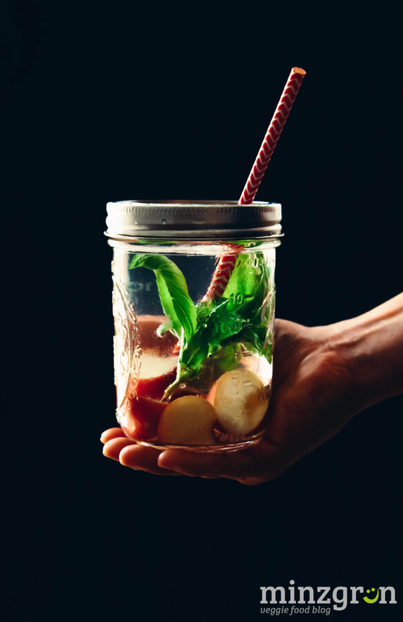 pfirsich basilikum wasser