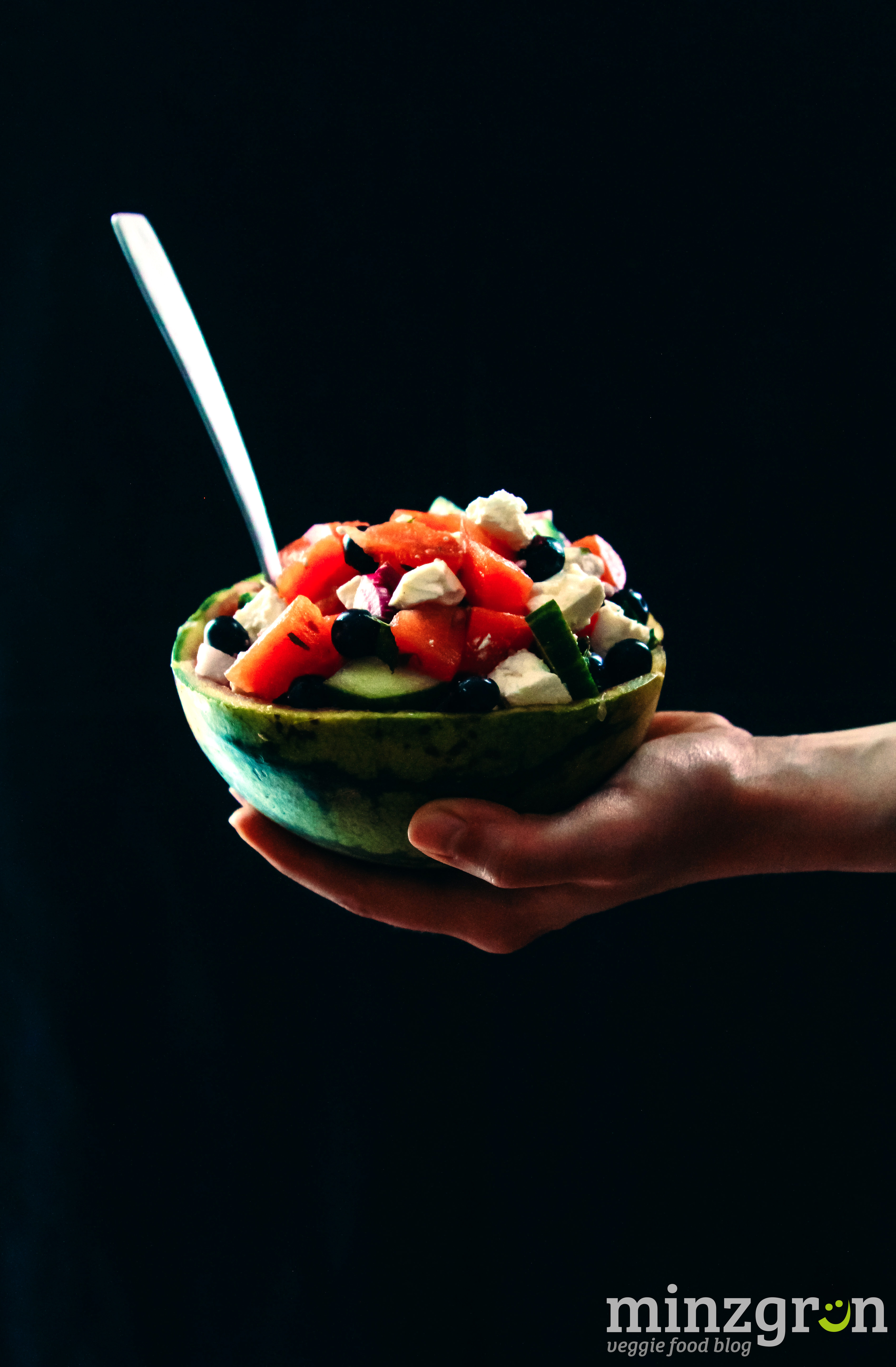 Wassermelone-Feta-Salat mit Heidelbeeren und Minze