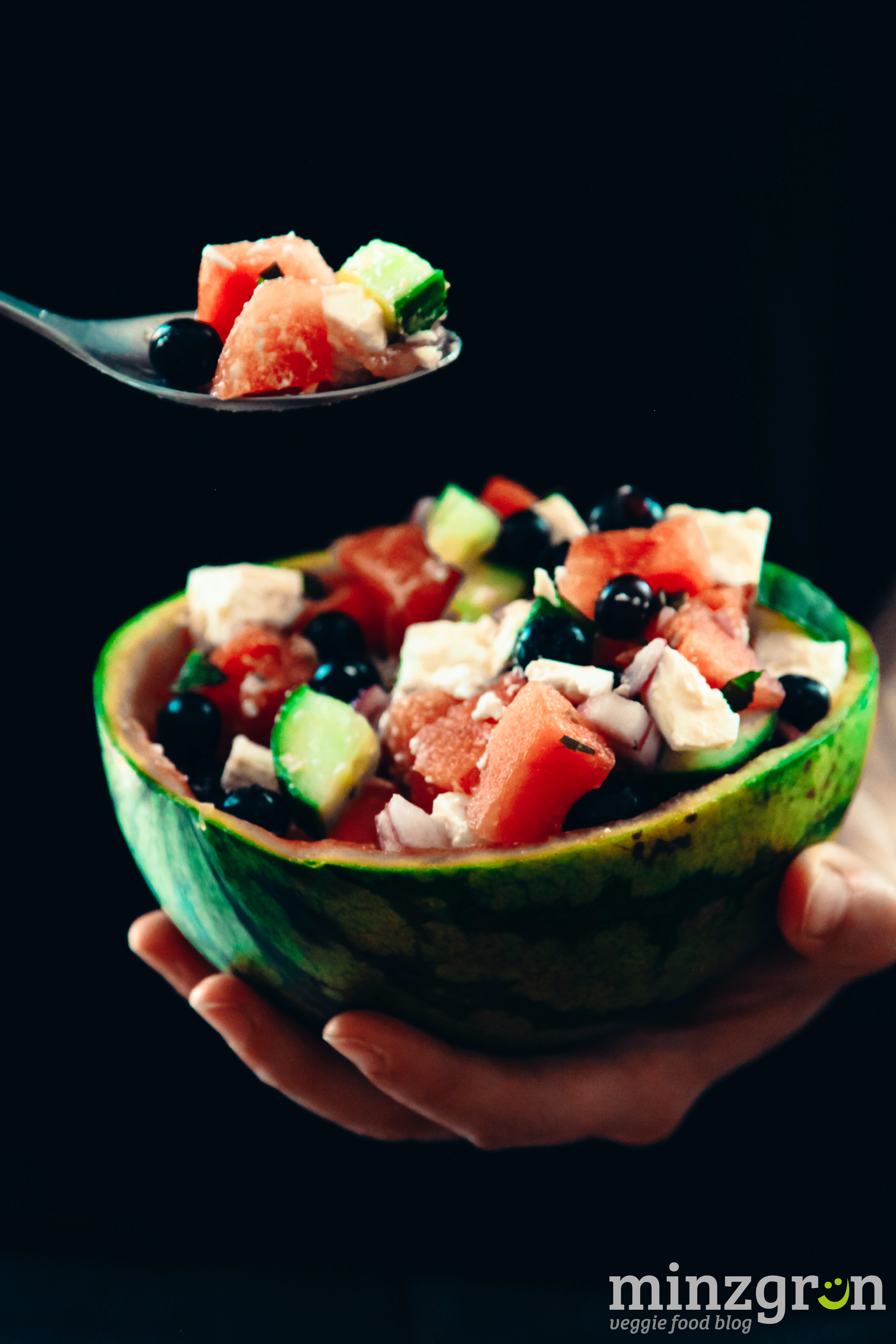 Wassermelone-Feta-Salat mit Heidelbeeren und Minze